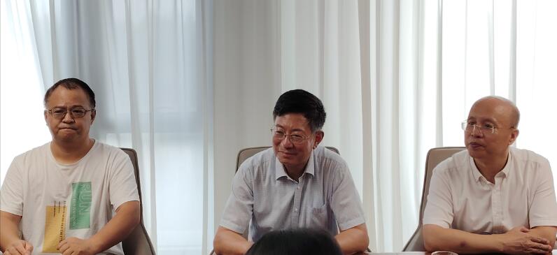 �ӱ���ҵ��ѧ�����ŶӸ�ǿ���ҵ����